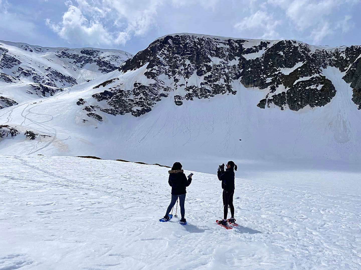 two_girls_at_kidney_lake